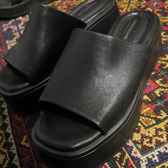 Black leather platform sandals - Picture 1 of 1
